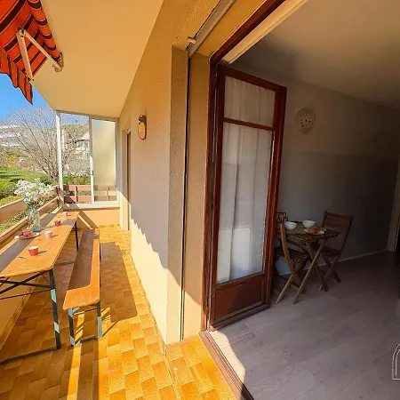 T3 Traversant Proche Du Centre De *
