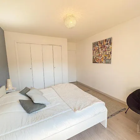 Apartman T3 Traversant Proche Du Centre De *