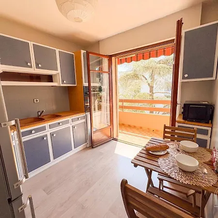Apartment T3 Traversant Proche Du Centre De Sanary-sur-Mer