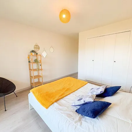 Apartment T3 Traversant Proche Du Centre De *