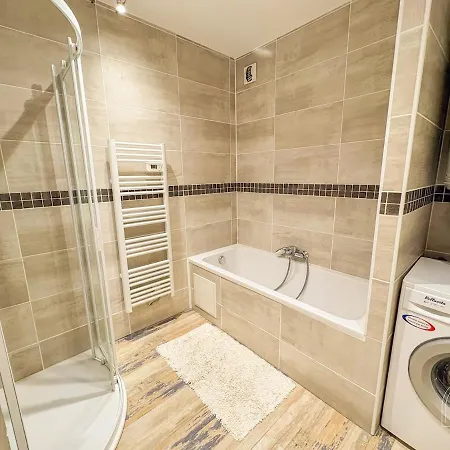 T3 Traversant Proche Du Centre De Apartment *